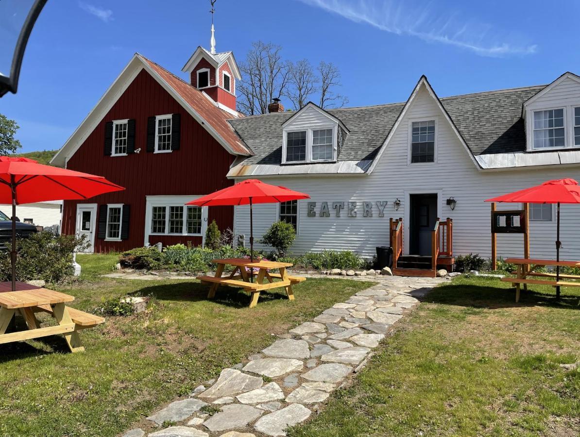 Stone Hearth Inn And Eatery 체스터 외부 사진