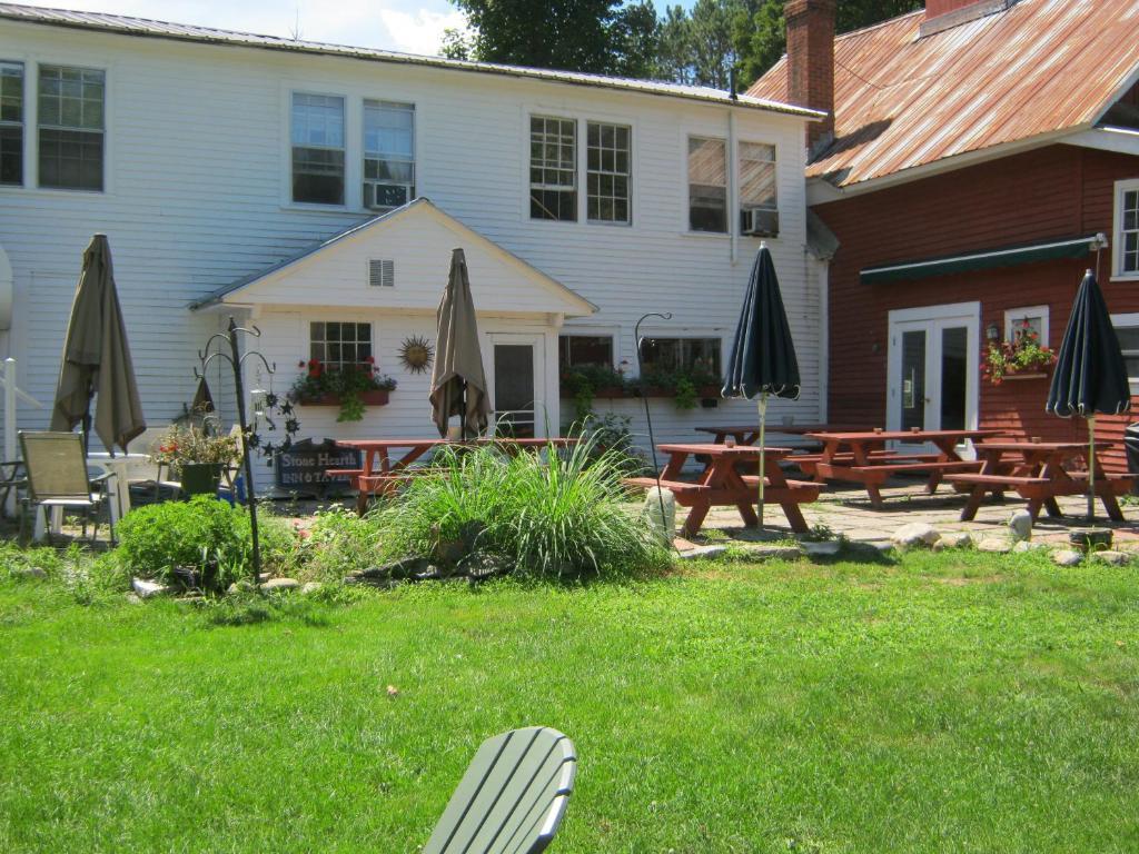 Stone Hearth Inn And Eatery 체스터 외부 사진